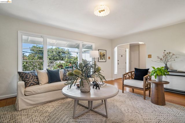 5830 Sutter Ave, Richmond, CA 94804