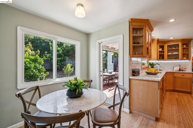 5830 Sutter Ave, Richmond, CA 94804