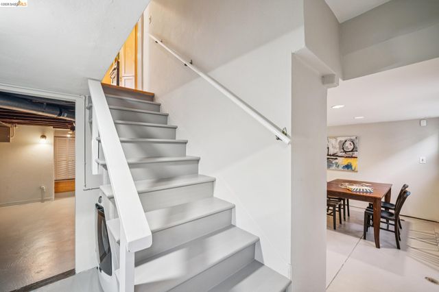 5830 Sutter Ave, Richmond, CA 94804