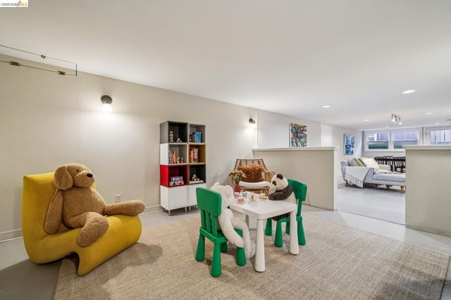 5830 Sutter Ave, Richmond, CA 94804