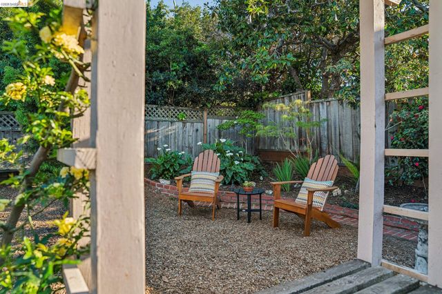 5830 Sutter Ave, Richmond, CA 94804