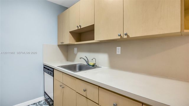 7231 Miami Lakes Dr C5, Miami Lakes, FL 33014