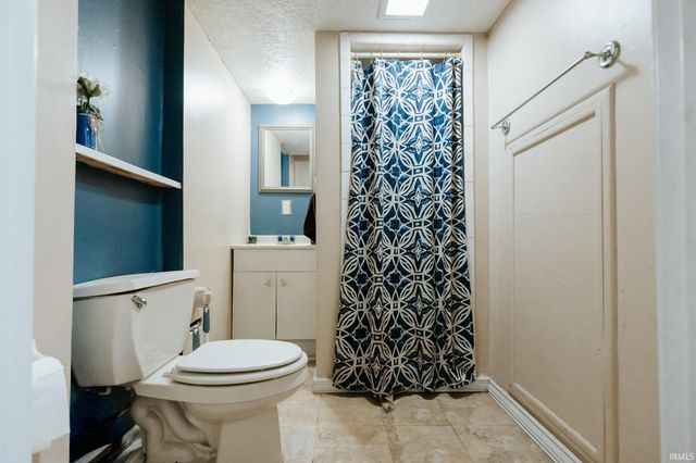 6699 Heritage Drive, Newburgh, IN 47630