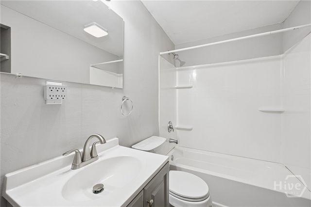 2107 Augusta Avenue, Savannah, GA 31415