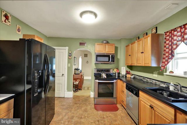 423 W 3RD AVE, Parkesburg, PA 19365
