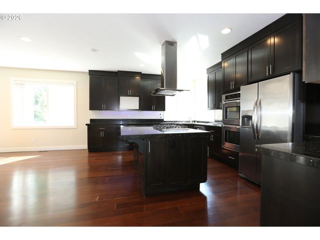 16108 Se GOOSEHOLLOW Dr, Damascus, OR 97089