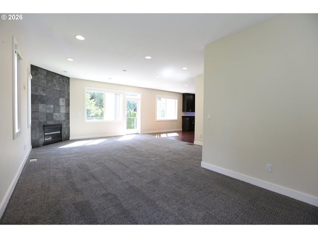 16108 Se GOOSEHOLLOW Dr, Damascus, OR 97089