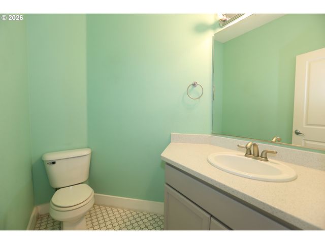 16108 Se GOOSEHOLLOW Dr, Damascus, OR 97089