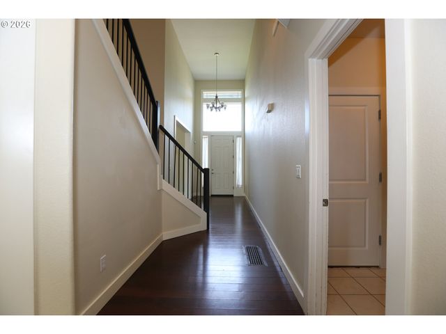 16108 Se GOOSEHOLLOW Dr, Damascus, OR 97089