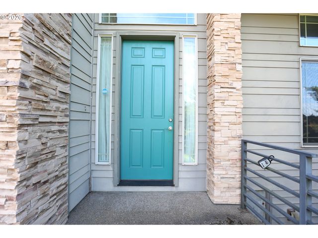16108 Se GOOSEHOLLOW Dr, Damascus, OR 97089