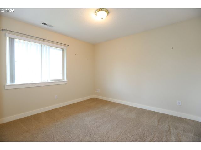 16108 Se GOOSEHOLLOW Dr, Damascus, OR 97089