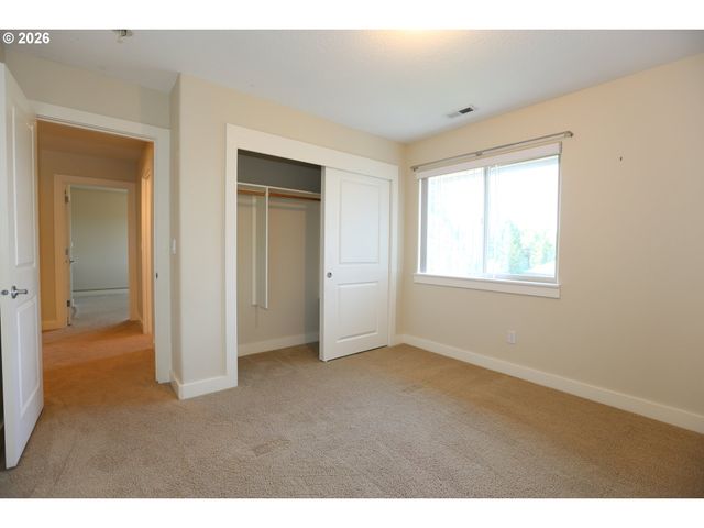 16108 Se GOOSEHOLLOW Dr, Damascus, OR 97089