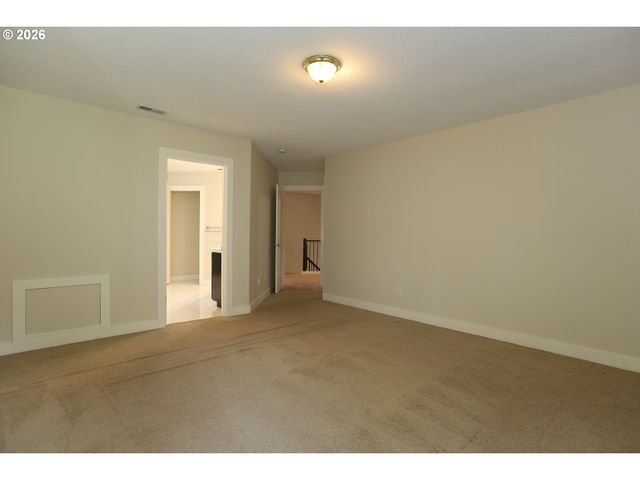 16108 Se GOOSEHOLLOW Dr, Damascus, OR 97089