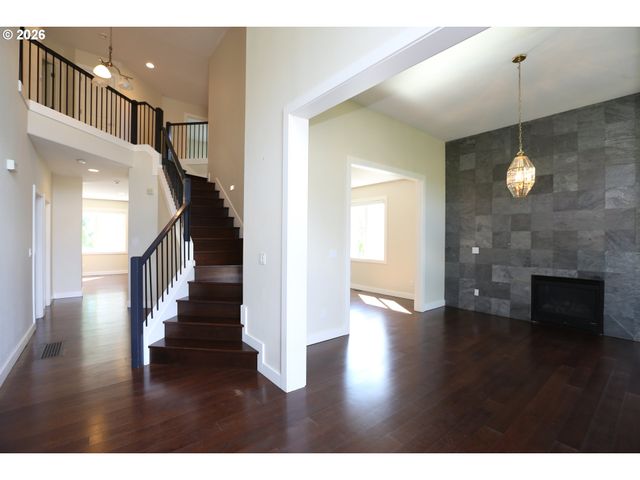 16108 Se GOOSEHOLLOW Dr, Damascus, OR 97089