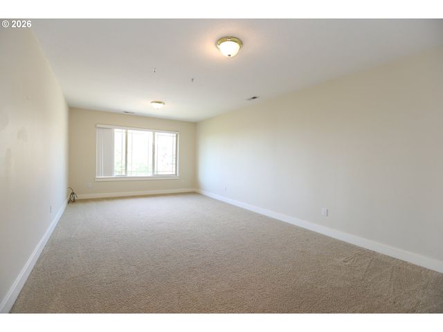 16108 Se GOOSEHOLLOW Dr, Damascus, OR 97089