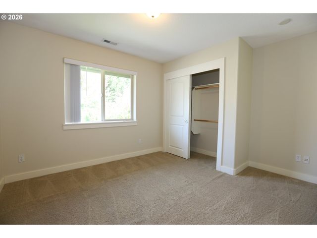 16108 Se GOOSEHOLLOW Dr, Damascus, OR 97089