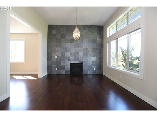 16108 Se GOOSEHOLLOW Dr, Damascus, OR 97089