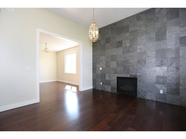 16108 Se GOOSEHOLLOW Dr, Damascus, OR 97089