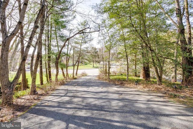 4417 WAKEFIELD CHAPEL RD, Annandale, VA 22003