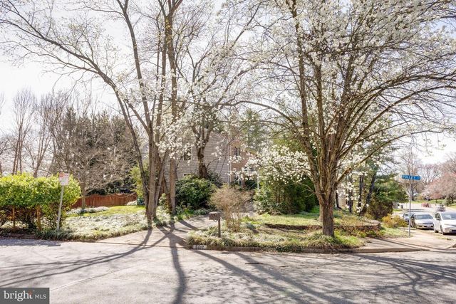 4417 WAKEFIELD CHAPEL RD, Annandale, VA 22003