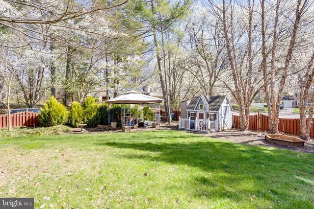 4417 WAKEFIELD CHAPEL RD, Annandale, VA 22003