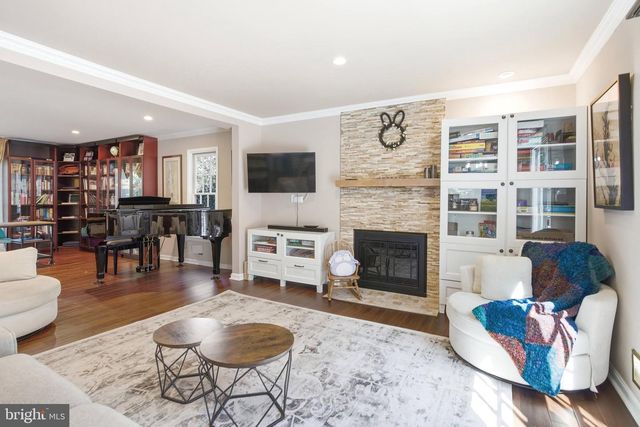 4417 WAKEFIELD CHAPEL RD, Annandale, VA 22003