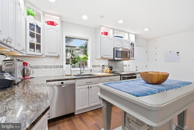 4417 WAKEFIELD CHAPEL RD, Annandale, VA 22003