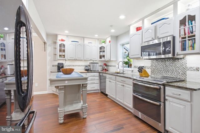 4417 WAKEFIELD CHAPEL RD, Annandale, VA 22003