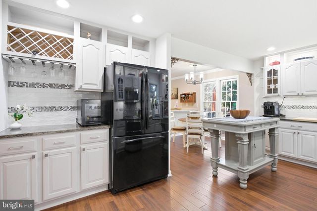 4417 WAKEFIELD CHAPEL RD, Annandale, VA 22003