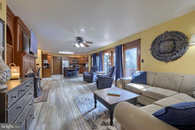 1701 HICKORY DR, Lebanon, PA 17042