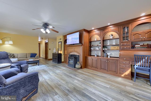 1701 HICKORY DR, Lebanon, PA 17042
