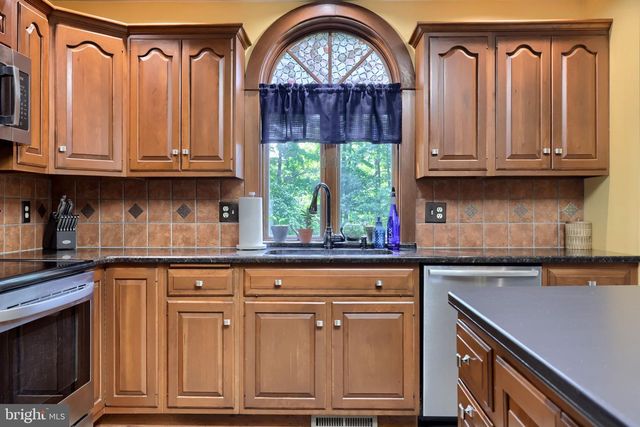 1701 HICKORY DR, Lebanon, PA 17042