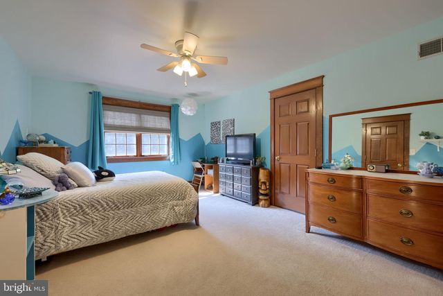 1701 HICKORY DR, Lebanon, PA 17042