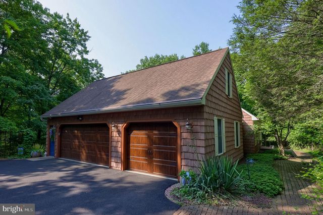 1701 HICKORY DR, Lebanon, PA 17042