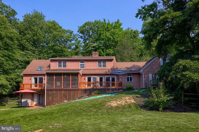 1701 HICKORY DR, Lebanon, PA 17042