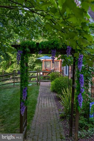 1701 HICKORY DR, Lebanon, PA 17042