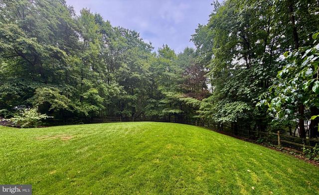 1701 HICKORY DR, Lebanon, PA 17042