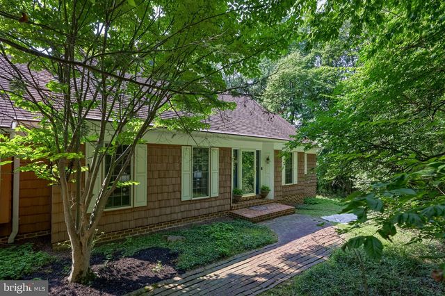 1701 HICKORY DR, Lebanon, PA 17042