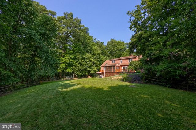 1701 HICKORY DR, Lebanon, PA 17042