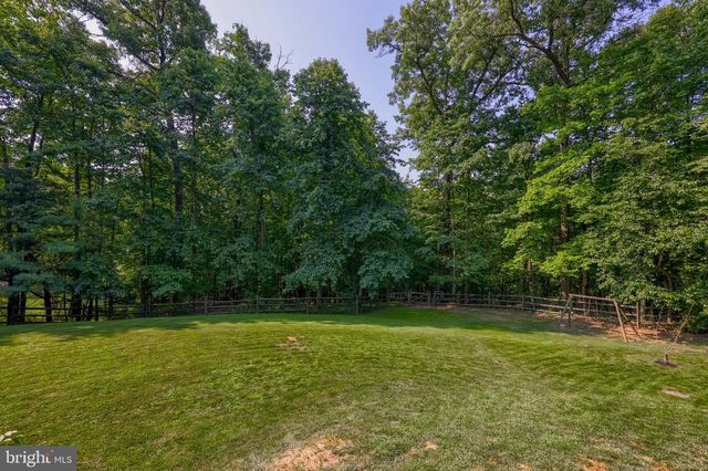 1701 HICKORY DR, Lebanon, PA 17042