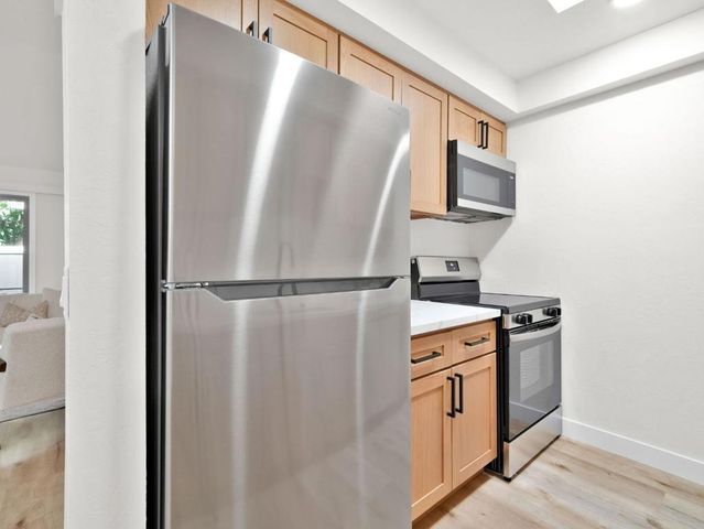 500 W Middlefield Road 170, Mountain View, CA 94043