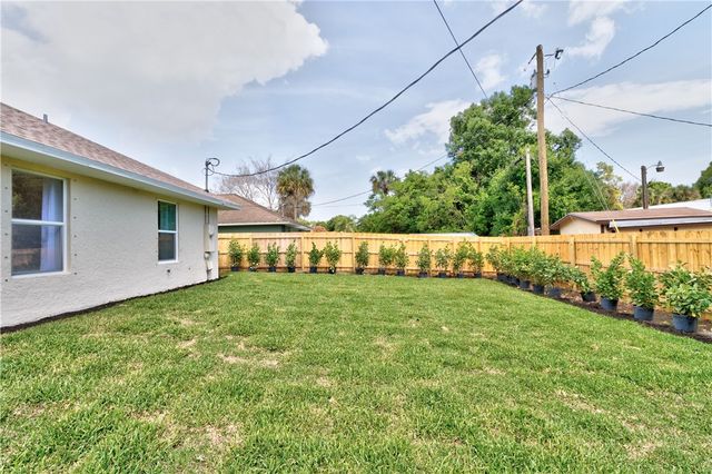 674 30th Avenue SW, Vero Beach, FL 32968