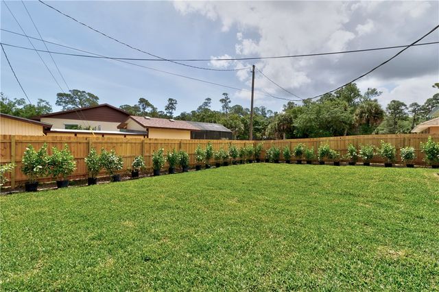 674 30th Avenue SW, Vero Beach, FL 32968