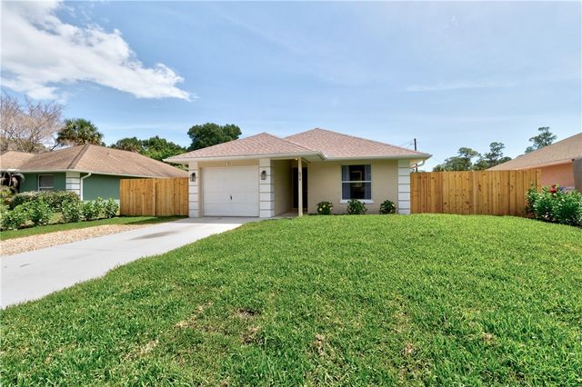 674 30th Avenue SW, Vero Beach, FL 32968