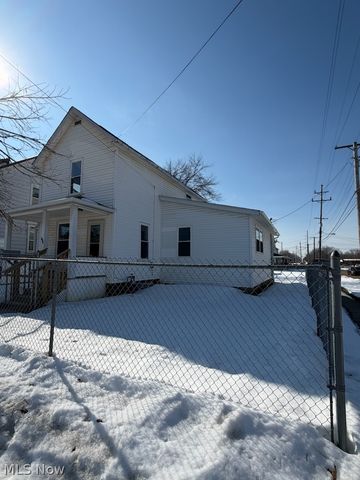 208 S 15th Street, Sebring, OH 44672