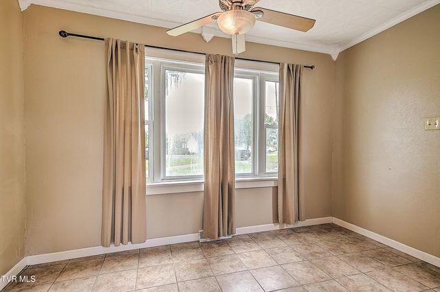 3302 Mayfield Drive, Johnson City, TN 37604