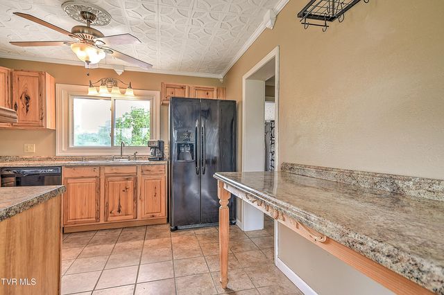 3302 Mayfield Drive, Johnson City, TN 37604