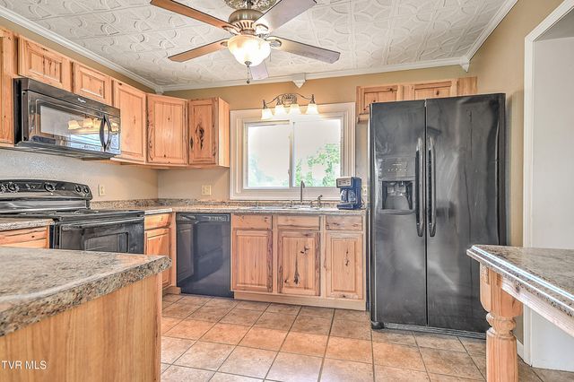 3302 Mayfield Drive, Johnson City, TN 37604