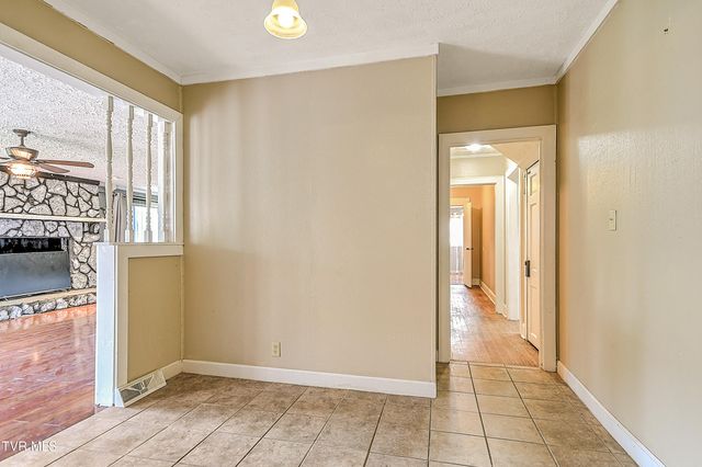 3302 Mayfield Drive, Johnson City, TN 37604