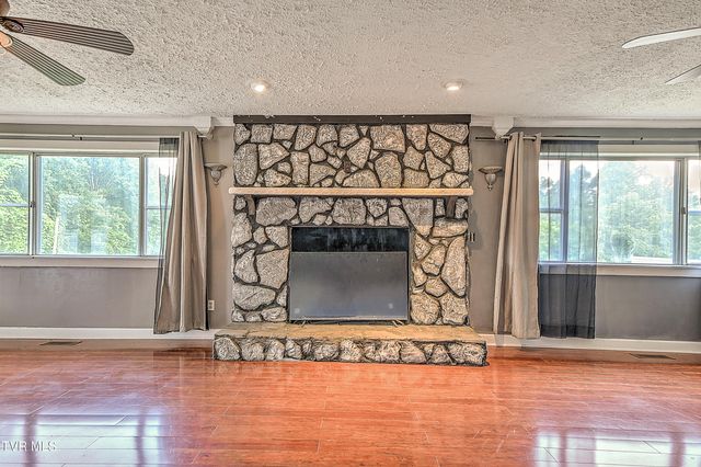 3302 Mayfield Drive, Johnson City, TN 37604